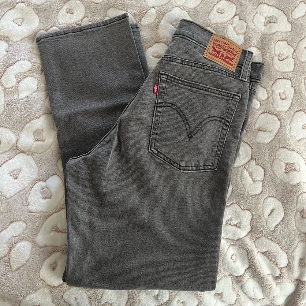 Levi’s Wedgie Straight Jeans. Color: Cosmic Comet